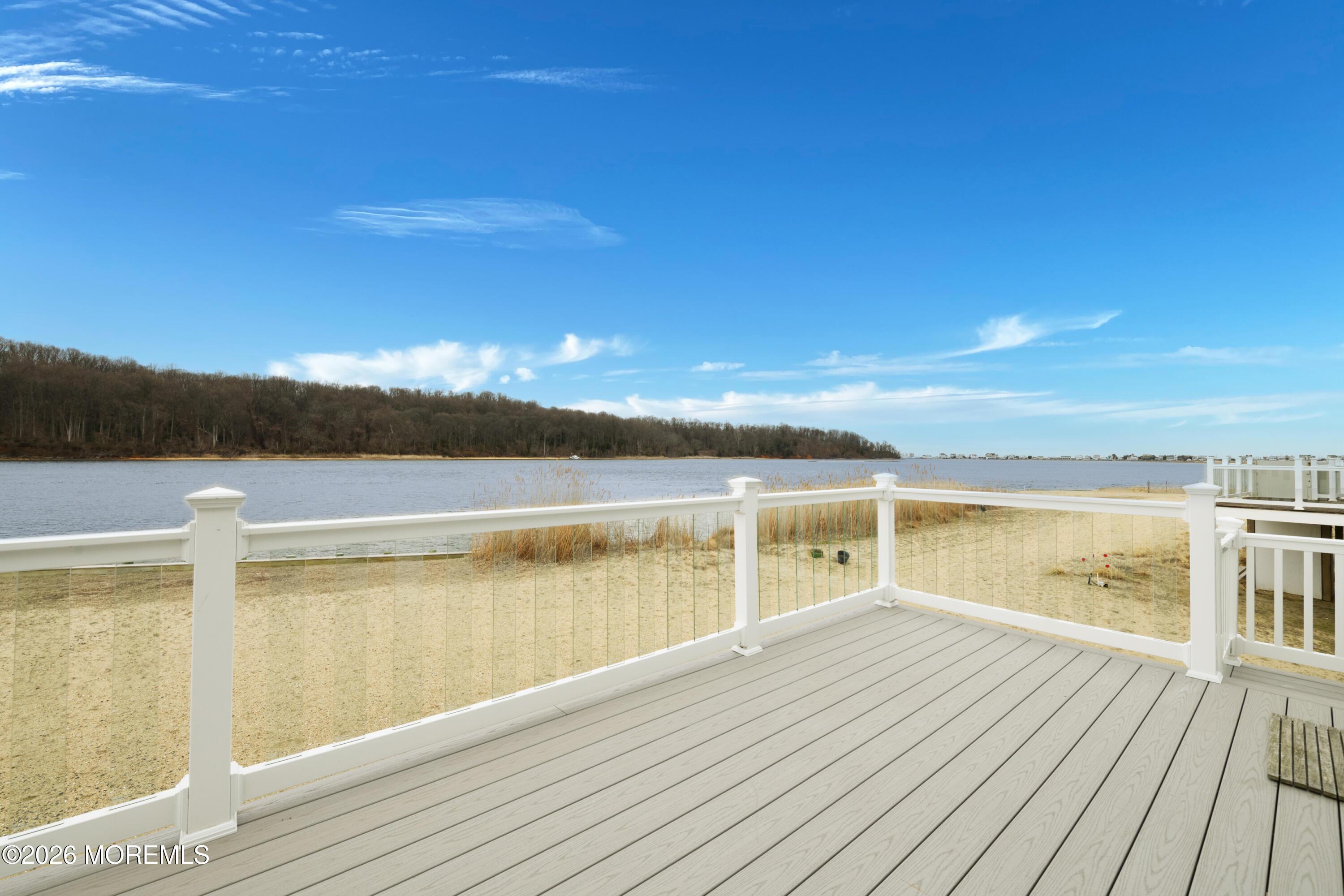 Image 4: Deck View