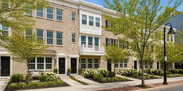 405 Monroe Avenue Unit 6