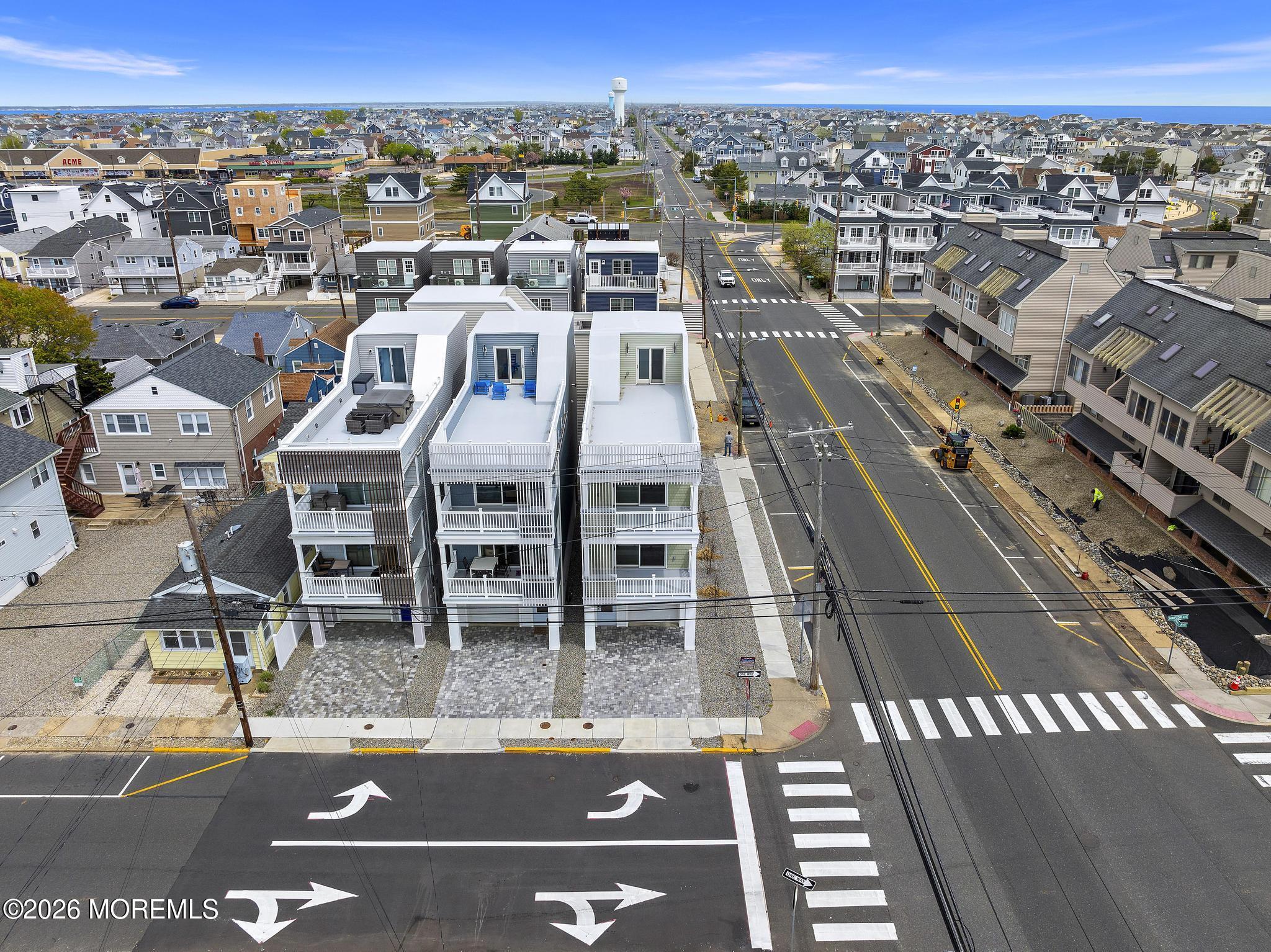Image 2: 1501 Central (10)