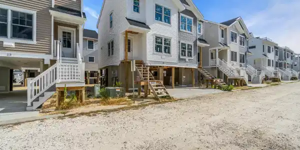 15 Cummins Street