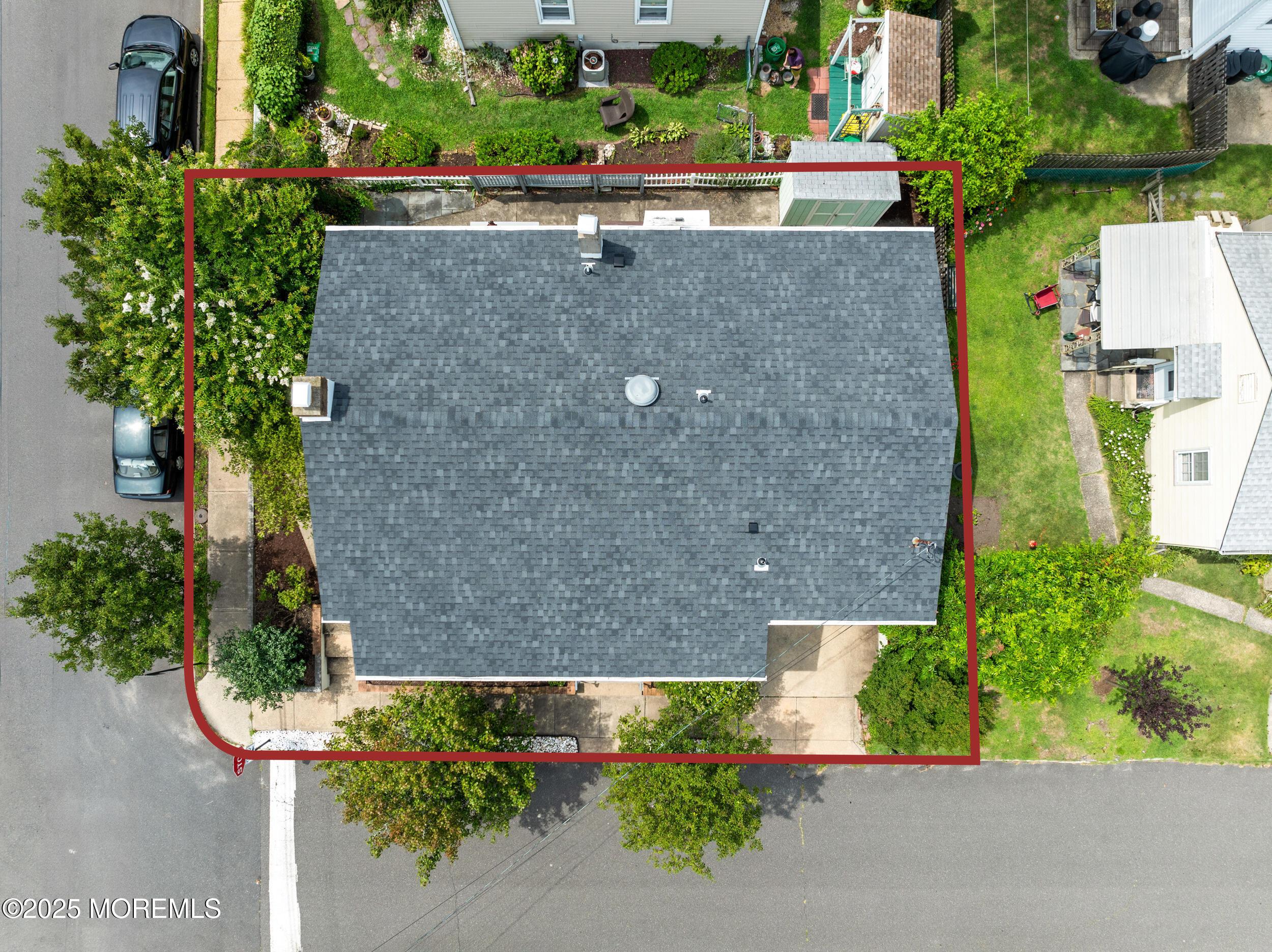 Image 3: Corner Lot & New Roof