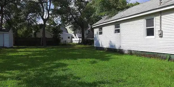 Image 2: land photo 2