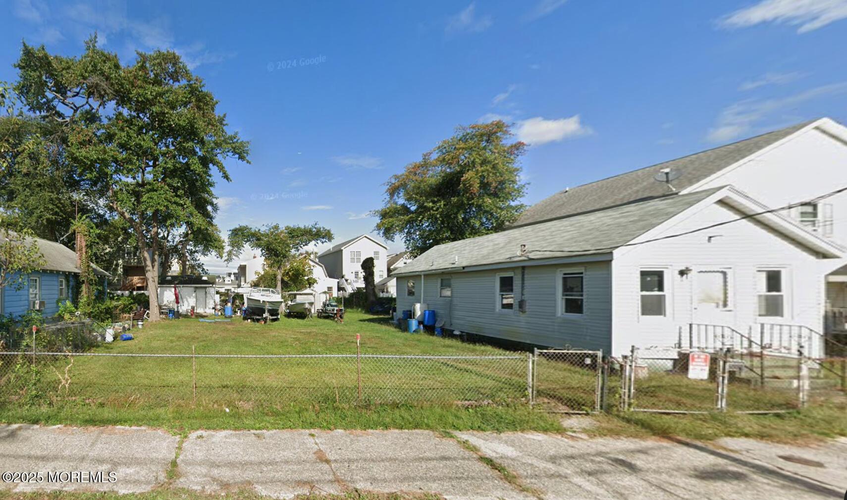 Image 3: land photo 3