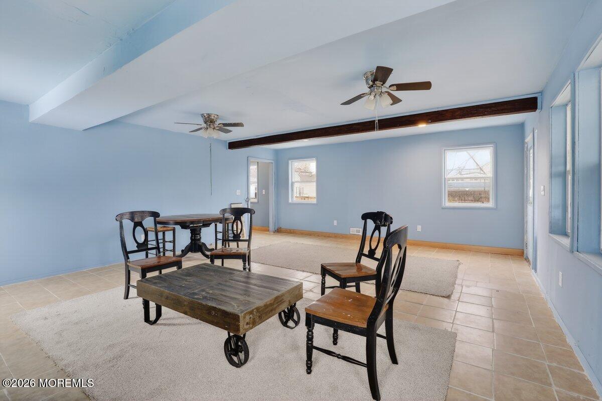 Image 3: Family Room 5