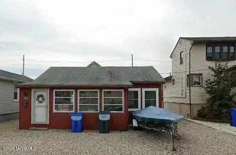 Image 1: 213 HARDING Ave Seaside