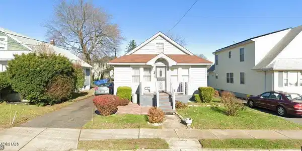 44 Drummond Avenue