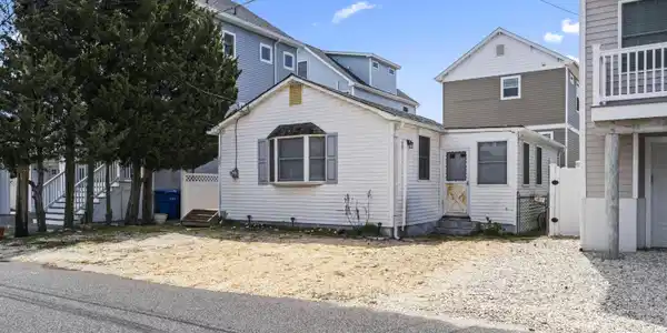 305 Halyard Road