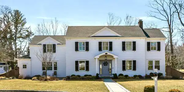 11 Riverlawn Drive