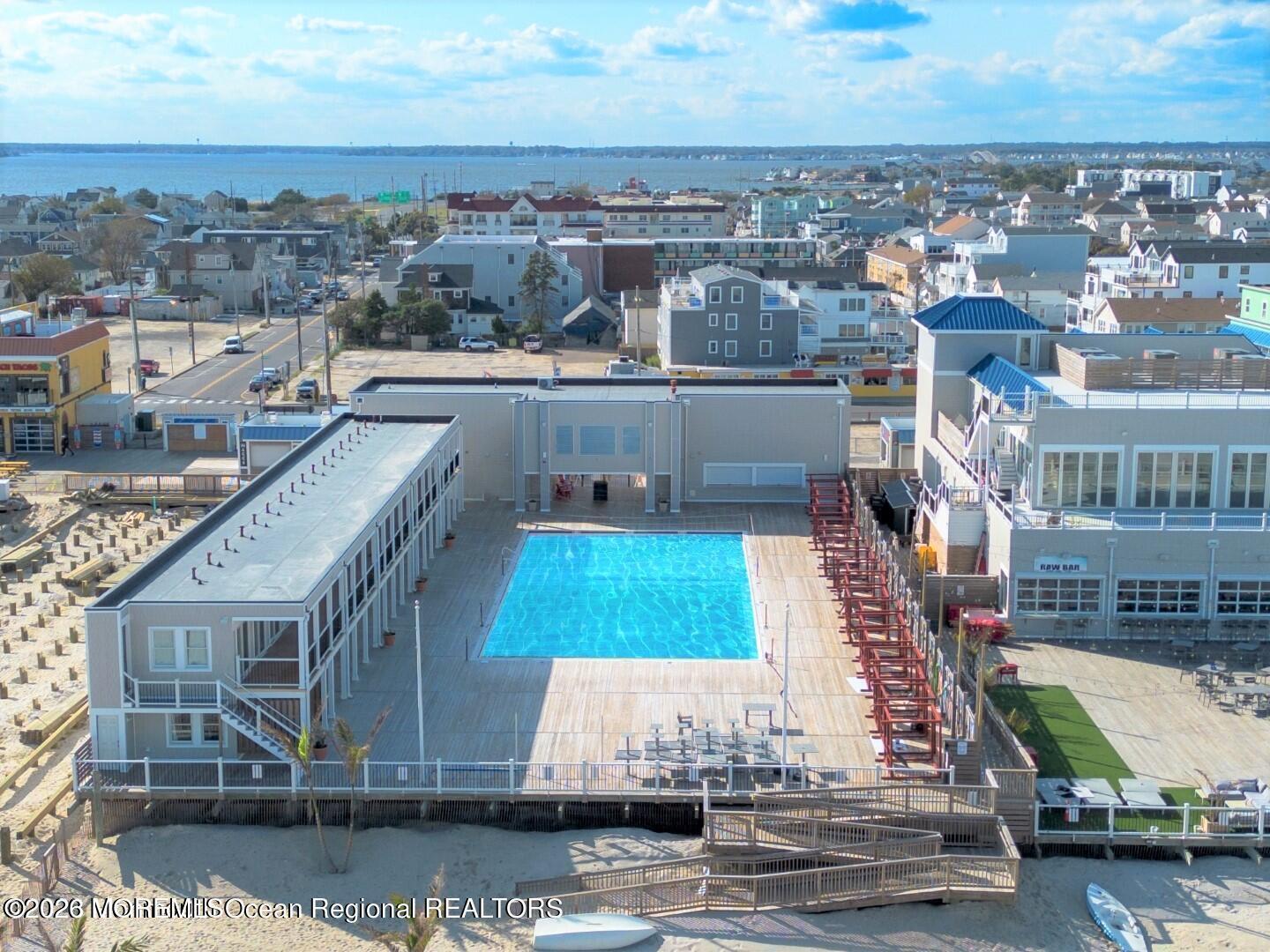 Image 4: photo beach club 2