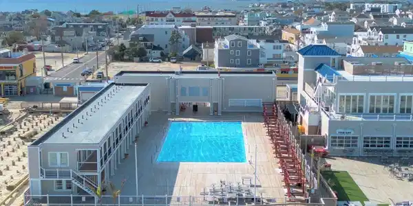 Image 4: photo beach club 2