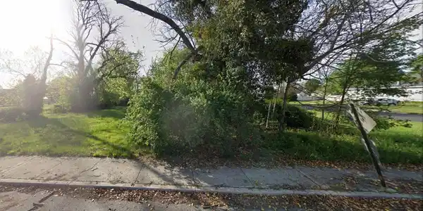 Image 2: 2