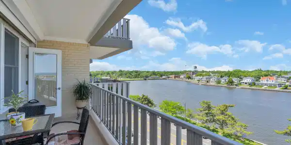 510 Deal Lake Drive Unit 6H