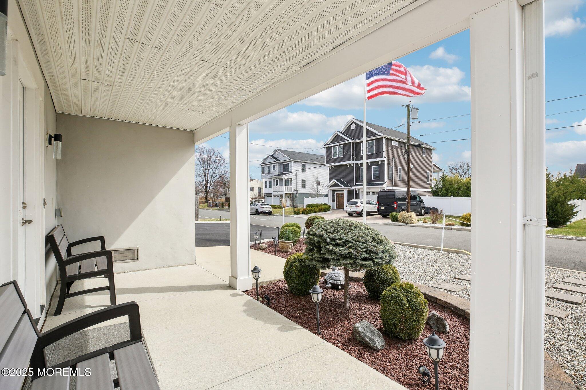 Image 3: 5-web-or-mls-Lorillard Ave-005