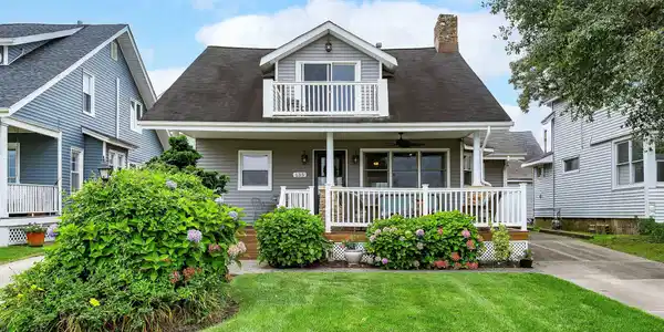 135 Lakeside Avenue