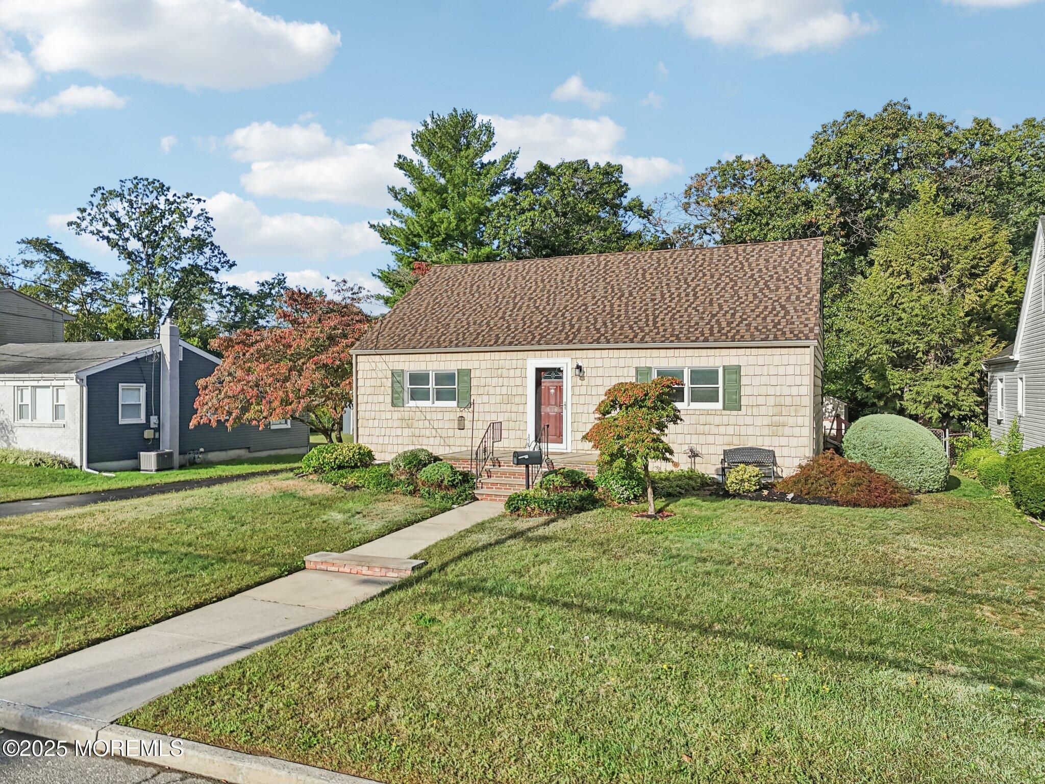 Image 2: 38-web-or-mls-Therese Ave-S2709-036