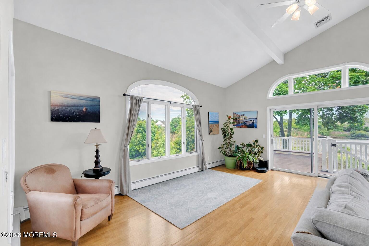 Image 4: Living Room 2
