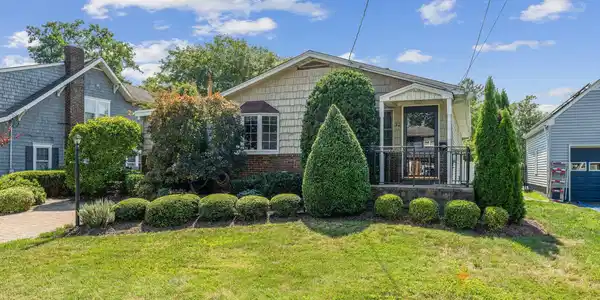 32 Wilson Circle W