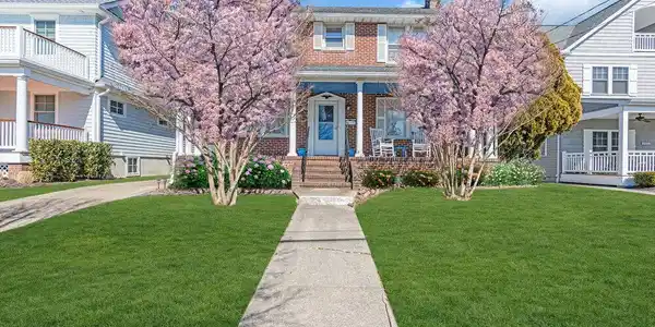 216 Salem Avenue