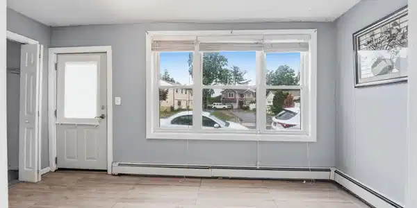 Image 4: Sunroom
