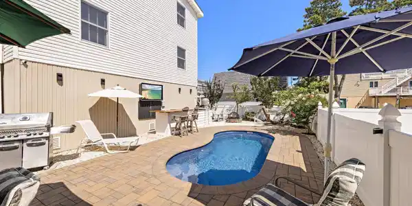 Image 3: 20x10 Saltwater Pool