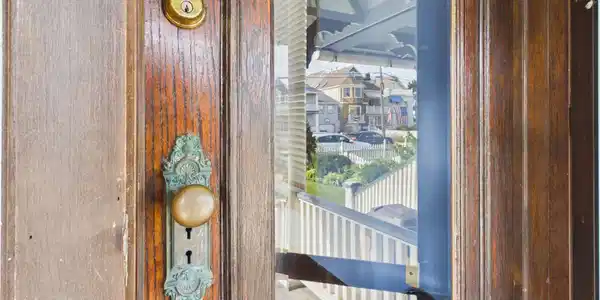 Image 4: Entry