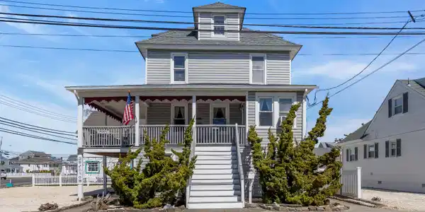 2-4 NE Central Avenue