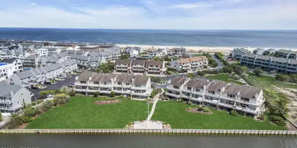 1540 Ocean Avenue Unit 15