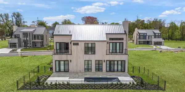 Image 4: Back of Home