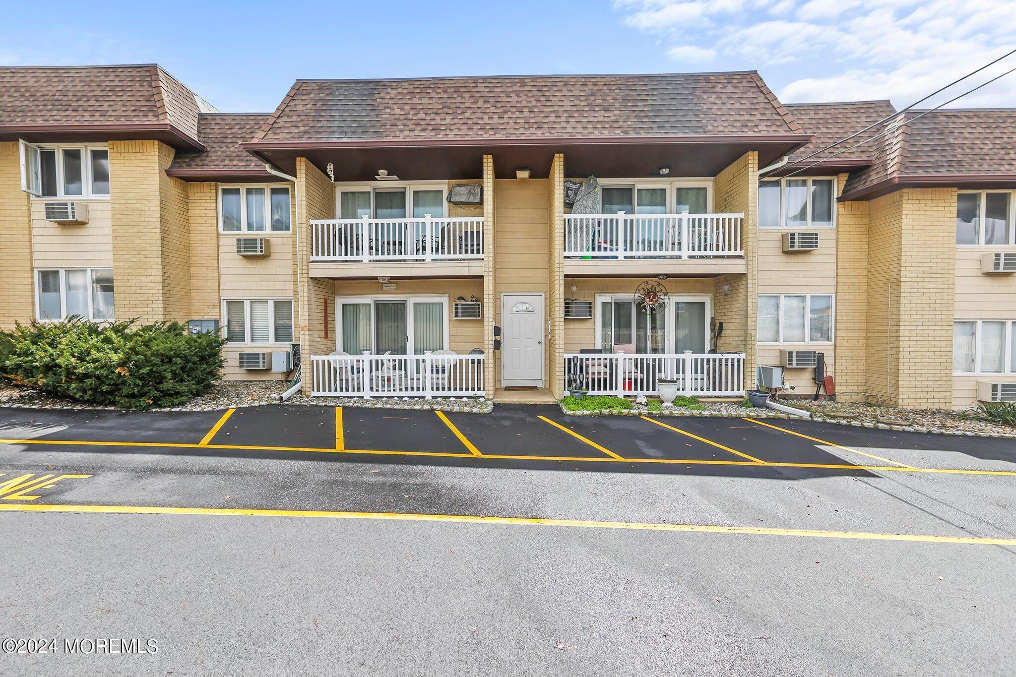 Image 2: 1-web-or-mls-5W5A5555