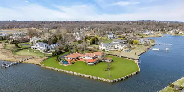 17 Oyster Bay Drive