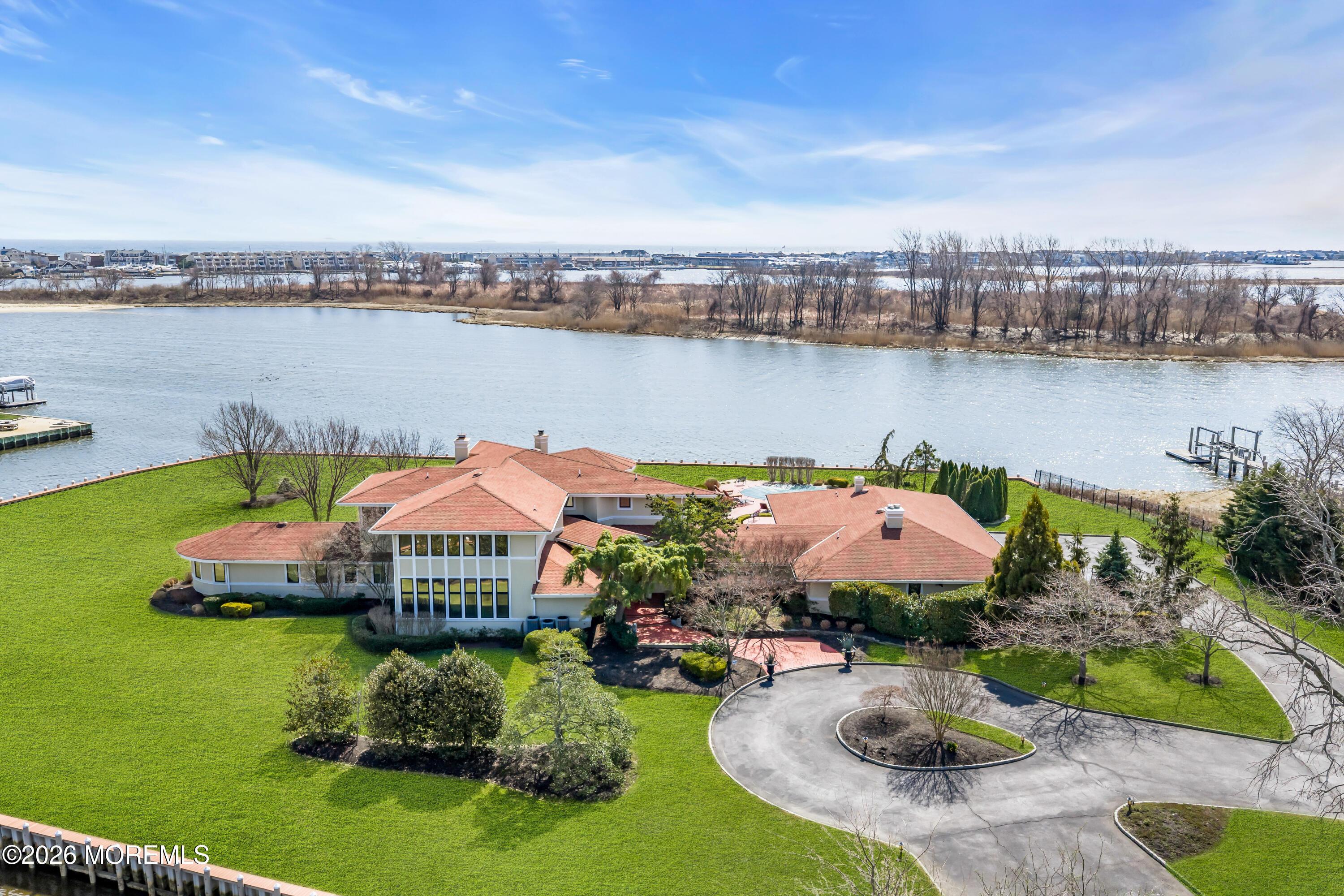 Image 3: 17 Oyster Bay Drive