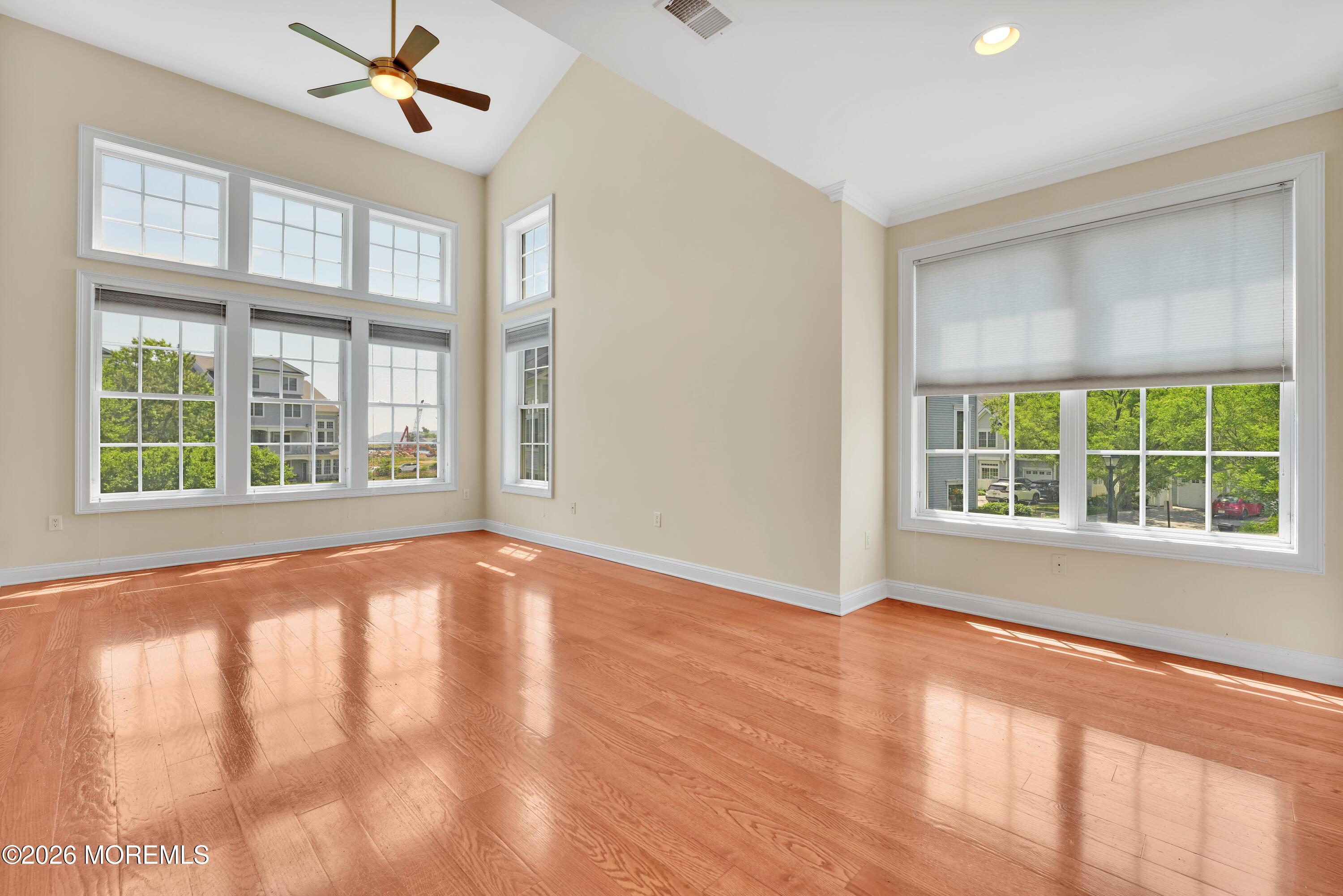Image 4: Family/great room 2