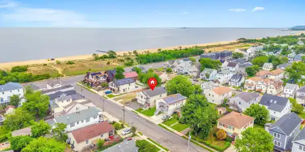 10 Oceanview Avenue