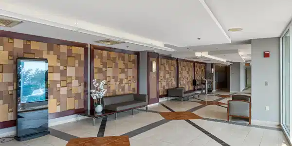Image 3: Inviting Entry