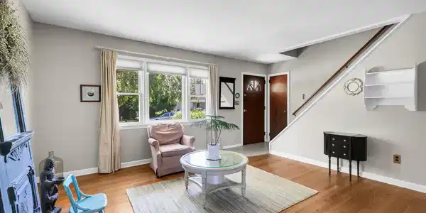Image 2: Living Room