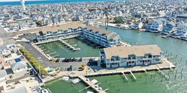 1919 Bay Boulevard Unit B37
