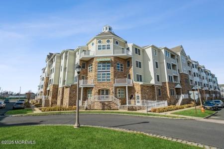 33 Cooper Avenue Unit 213
