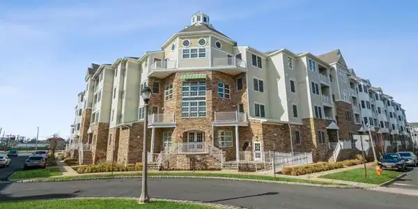 33 Cooper Avenue Unit 213