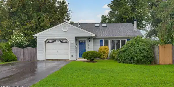 32 Dakota Avenue
