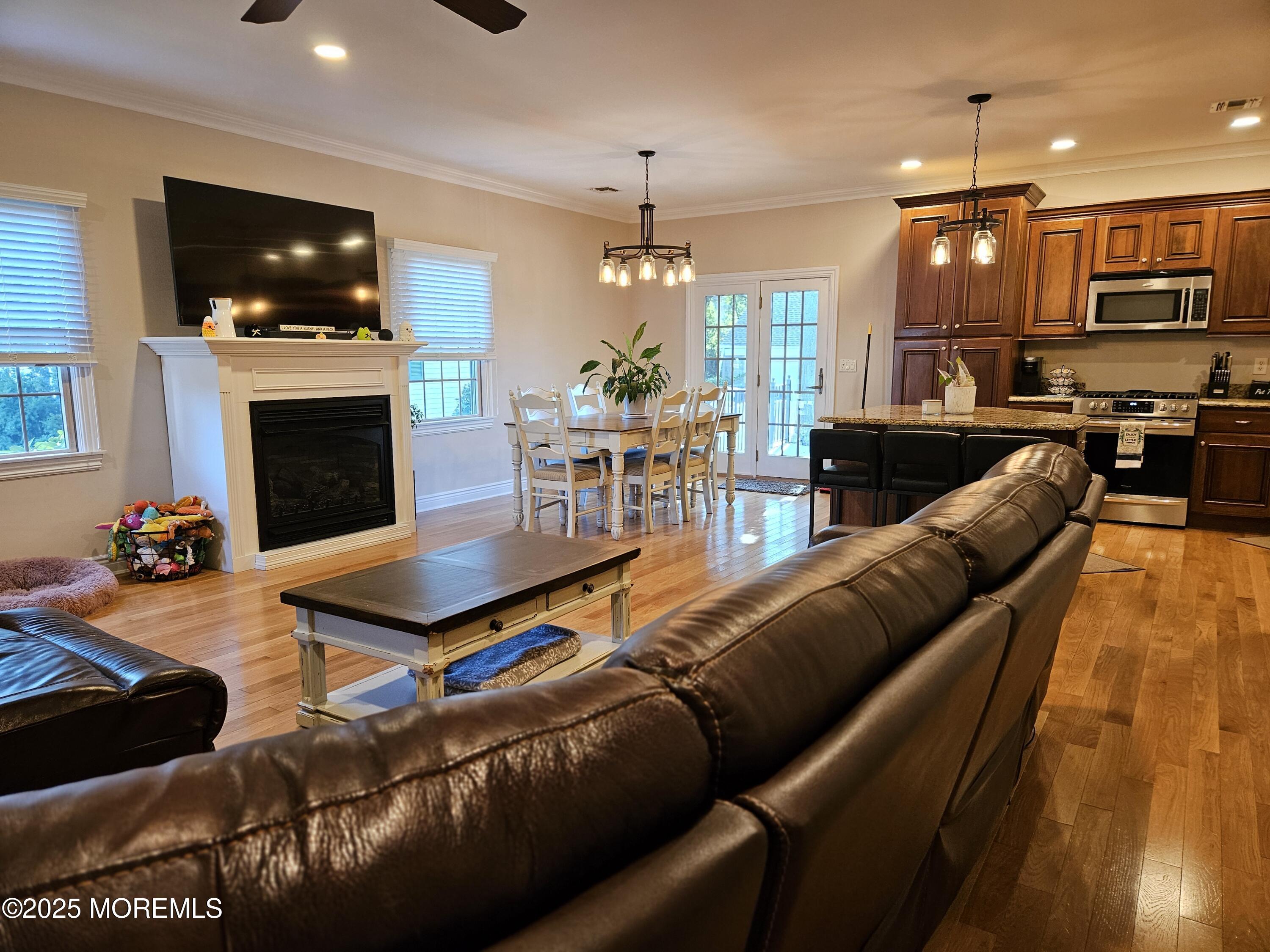 Image 2: Open Floor Plan