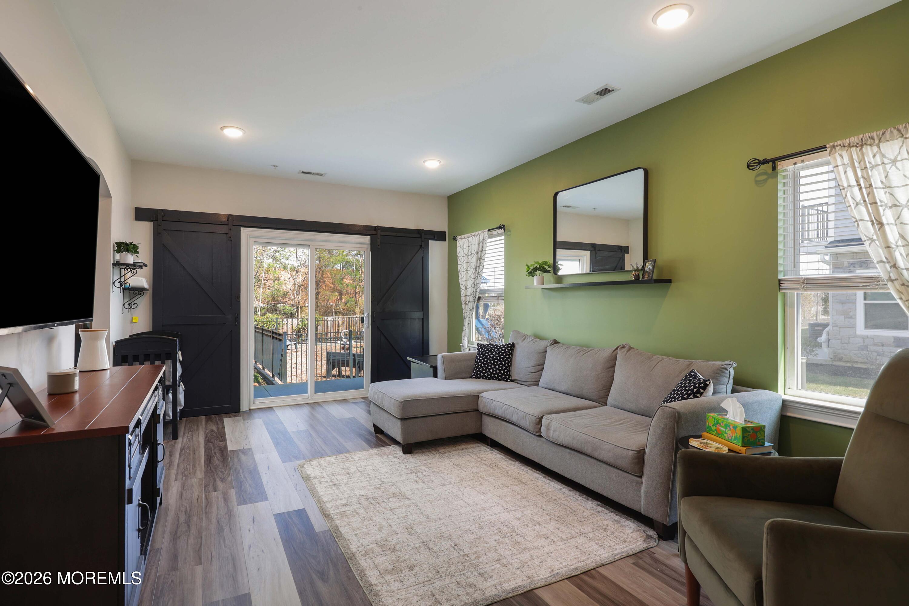 Image 2: Living room