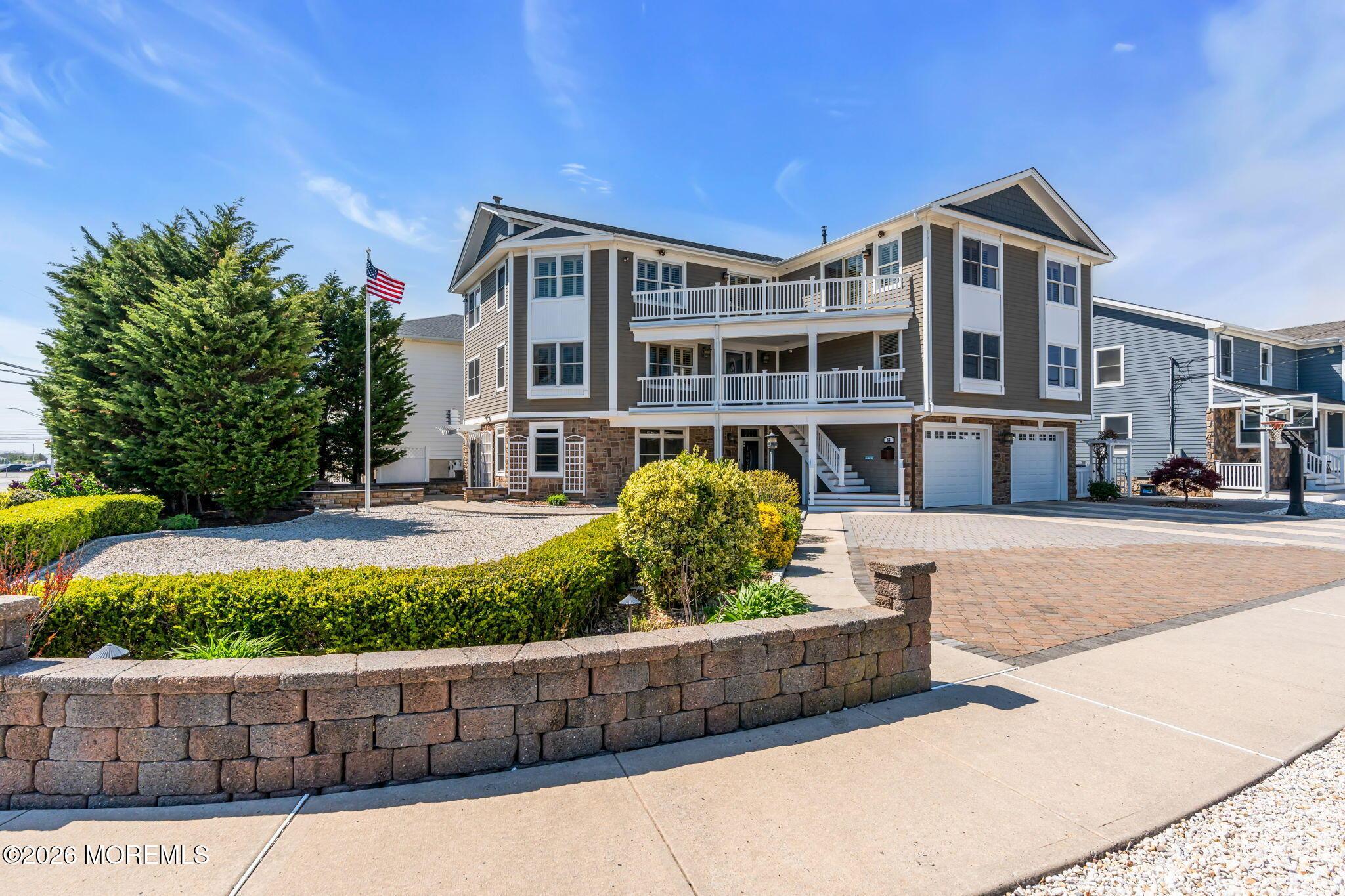 Image 2: 81-web-or-mls-DSC06429