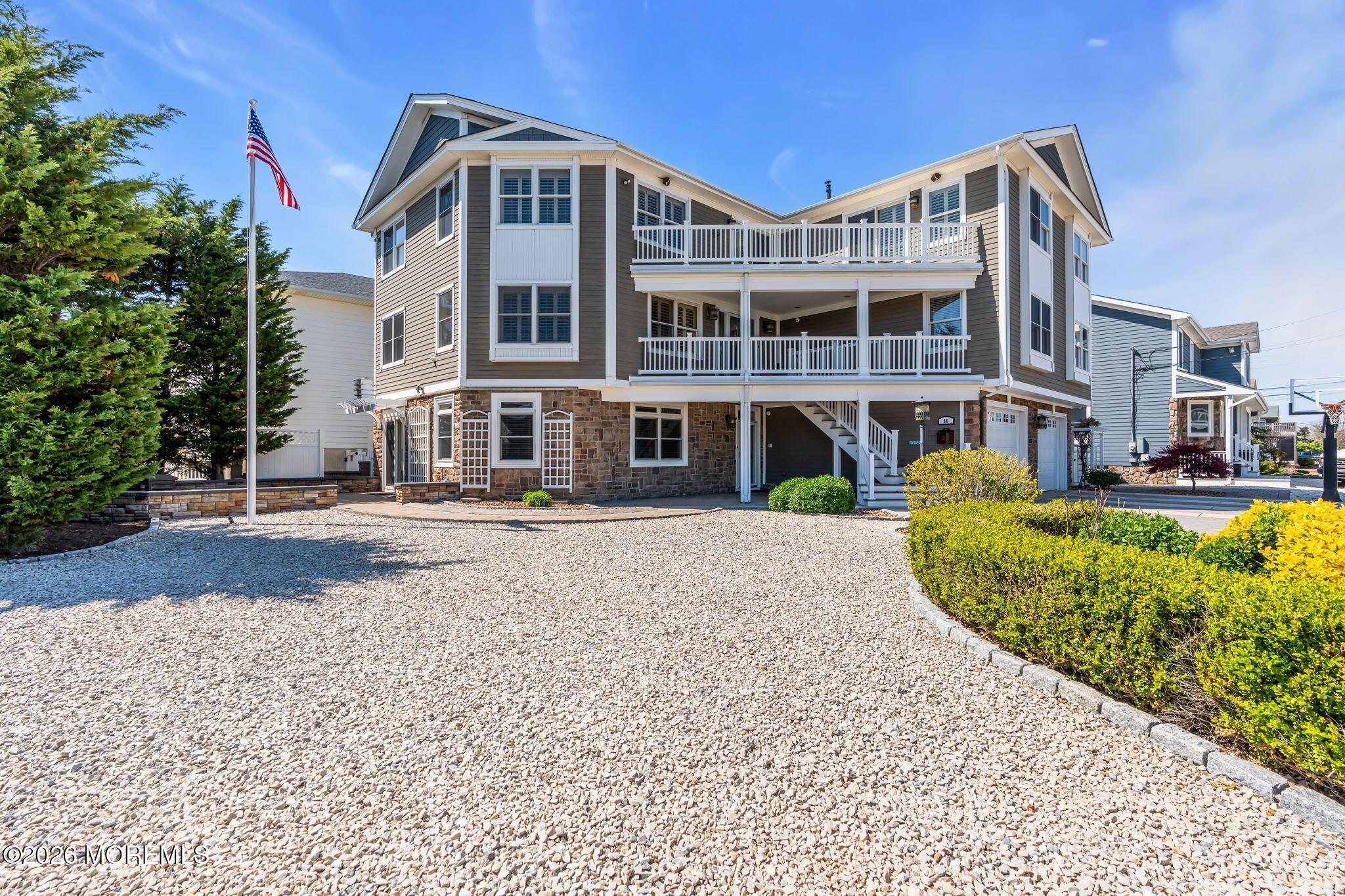 Image 3: 83-web-or-mls-DSC06474