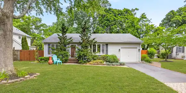 15 Sea Girt Avenue