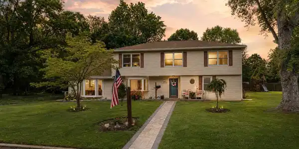 14 Carriage Road N