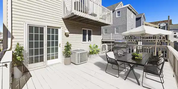 18 Surf Street