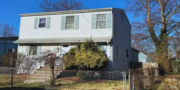 35 Sunset Street