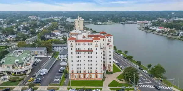 400 Deal Lake Drive Unit 4G