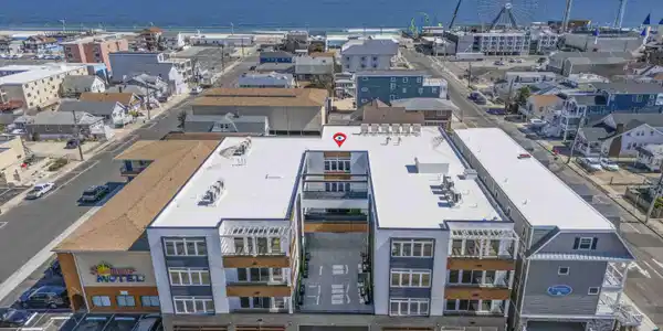 Image 2: 1010 Blvd #1D (50)