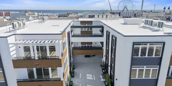 Image 3: 1010 Blvd #1D (37)